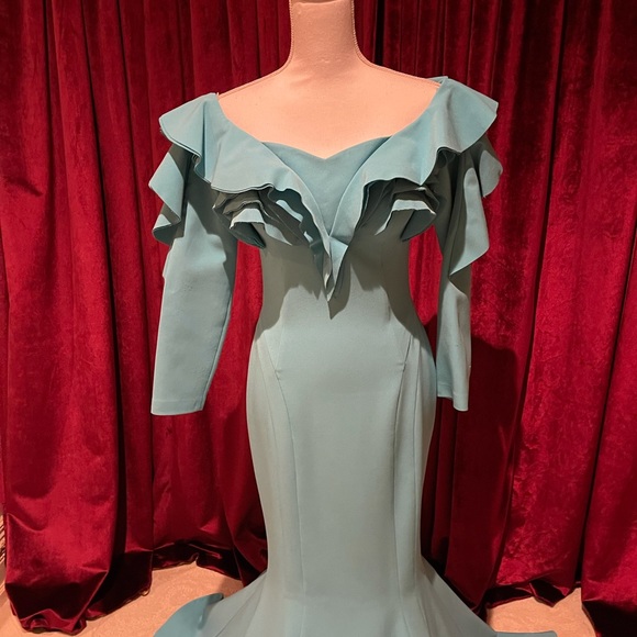 Fouad Sarkis couture dress - Picture 3 of 6